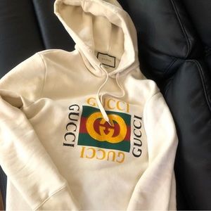 Oversize sweatshirt with Gucci Logo.